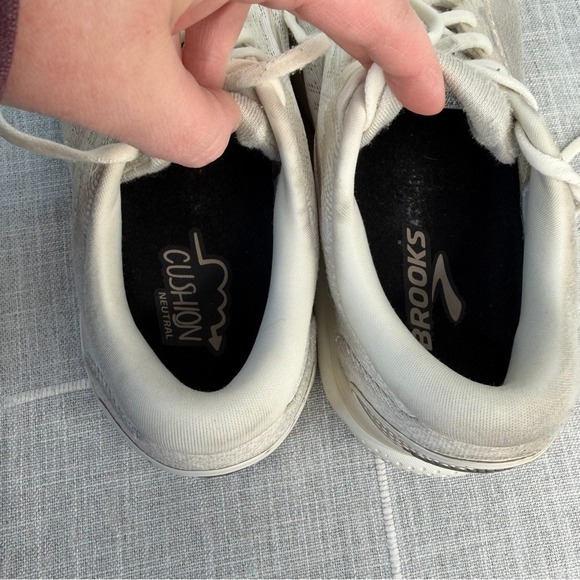 Brooks Ghost 16 Men\'s 10.5 White Gray Sneakers main image 4